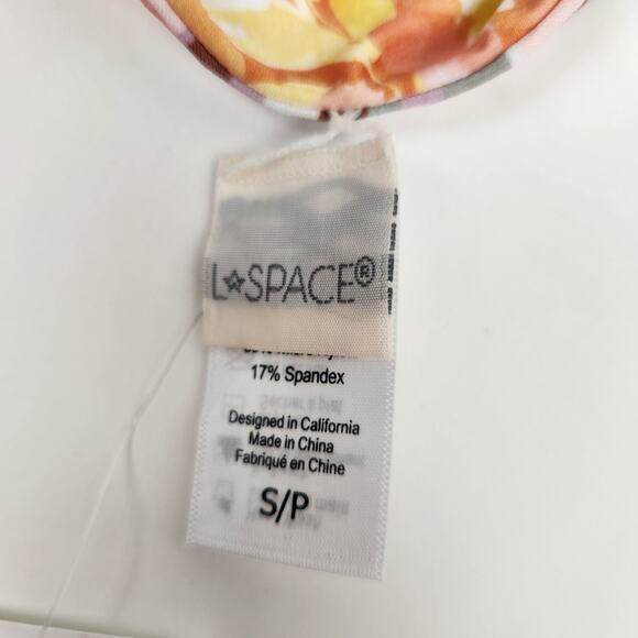 L*Space Dawn Bikini Top Reversible Convertible Size Small NWT What in Carnation - Picture 5 of 7